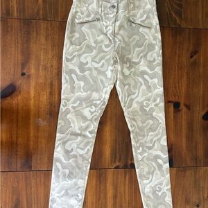 J. McLaughlin Cream and Gray Camouflage Skinny Pants